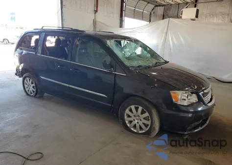 2016 Chrysler Town & Country Touring из США, поврежденный, VIN 2C4RC1BG0GR148082